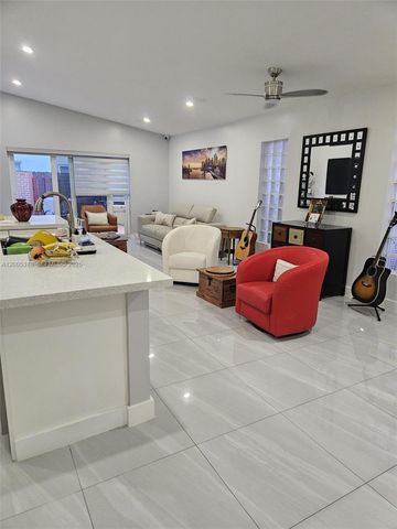 16314 SW 97th St, Miami, FL 33196