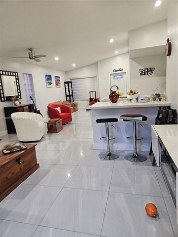 16314 SW 97th St, Miami, FL 33196