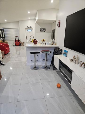 16314 SW 97th St, Miami, FL 33196