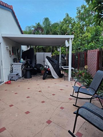 16314 SW 97th St, Miami, FL 33196