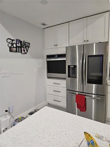 16314 SW 97th St, Miami, FL 33196