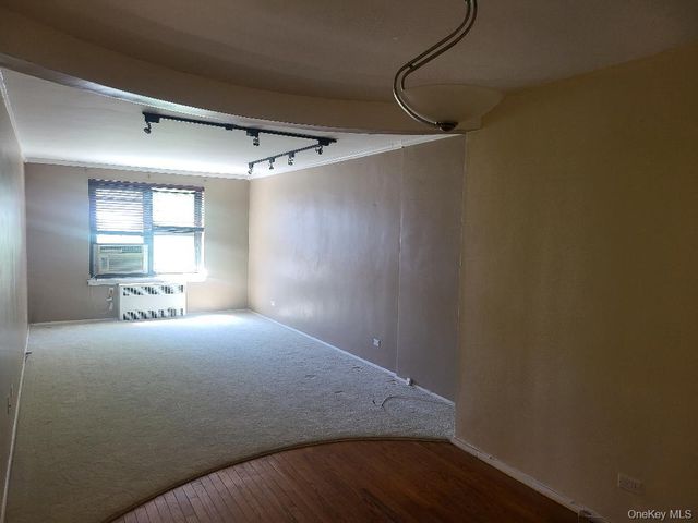 87-56 Francis Lewis Boulevard B62, Queens Village, NY 11427