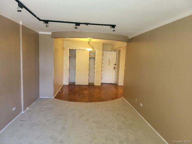 87-56 Francis Lewis Boulevard B62, Queens Village, NY 11427