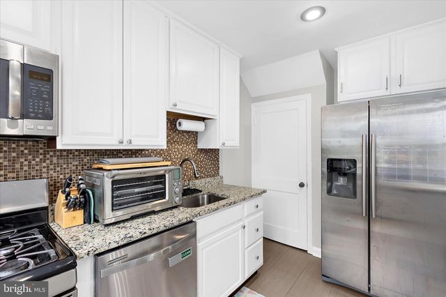 1012 ELM RD, Halethorpe, MD 21227