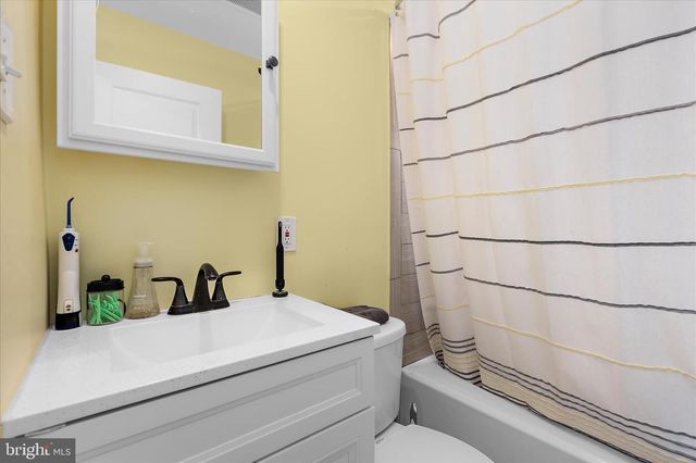 1012 ELM RD, Halethorpe, MD 21227