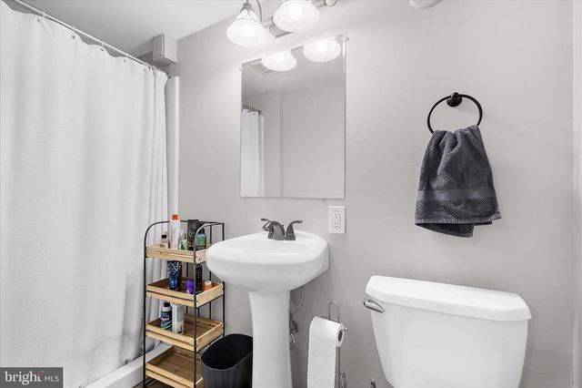 1012 ELM RD, Halethorpe, MD 21227