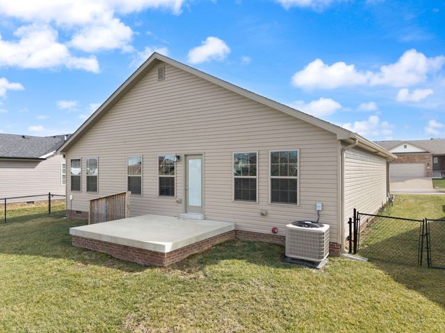 429 Middle Crk Way, Berea, KY 40403