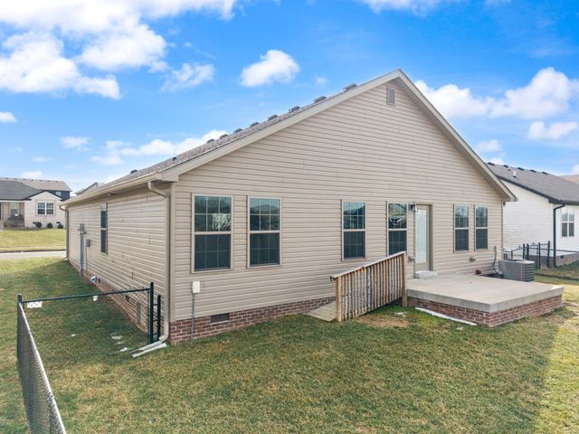 429 Middle Crk Way, Berea, KY 40403