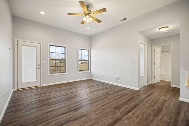 429 Middle Crk Way, Berea, KY 40403