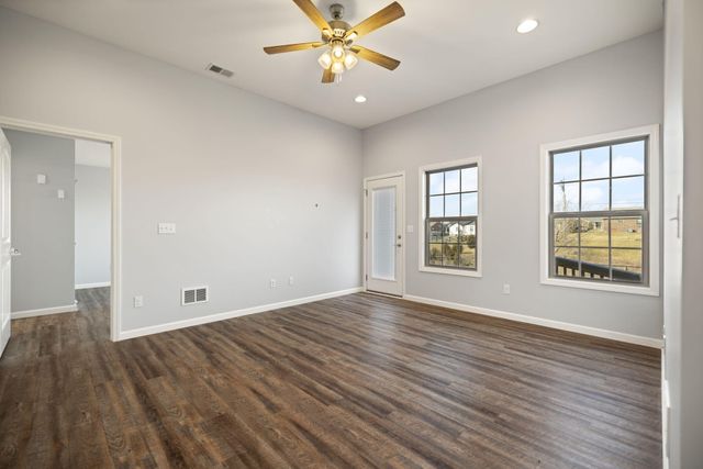 429 Middle Crk Way, Berea, KY 40403