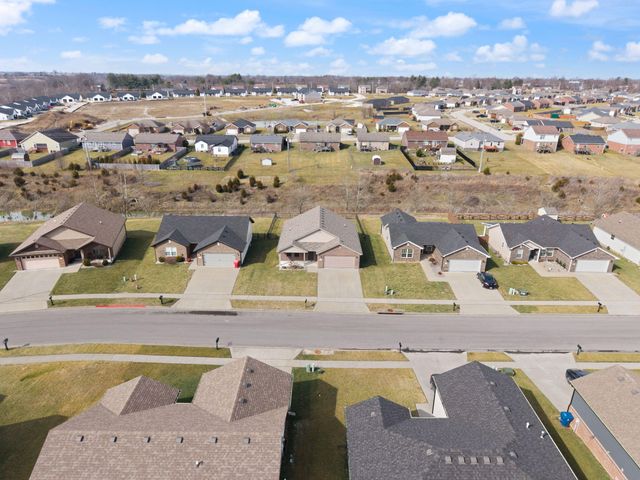 429 Middle Crk Way, Berea, KY 40403