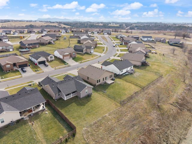 429 Middle Crk Way, Berea, KY 40403