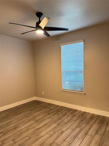 9005 Cloudveil Drive, Arlington, TX 76002