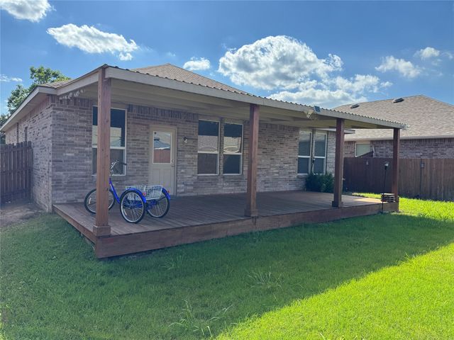 9005 Cloudveil Drive, Arlington, TX 76002