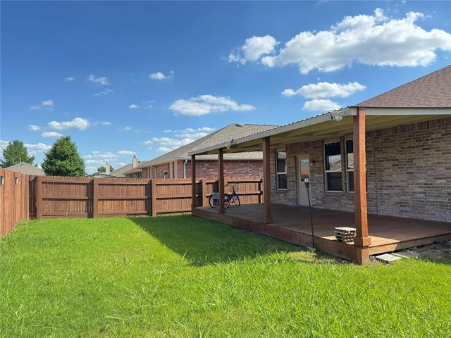 9005 Cloudveil Drive, Arlington, TX 76002