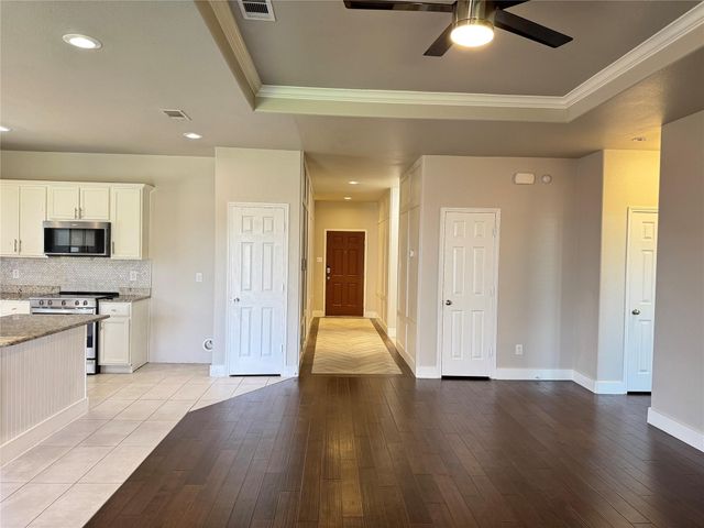 9005 Cloudveil Drive, Arlington, TX 76002