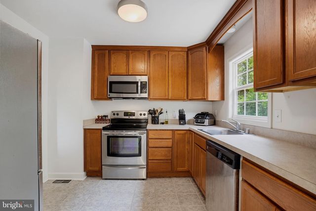 41012 OAKVILLE RD, Mechanicsville, MD 20659