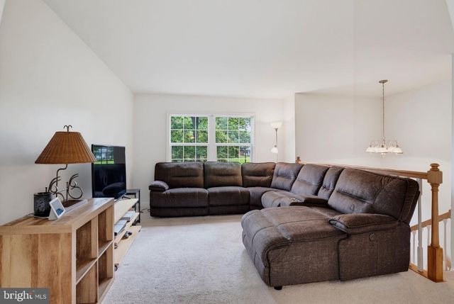 41012 OAKVILLE RD, Mechanicsville, MD 20659