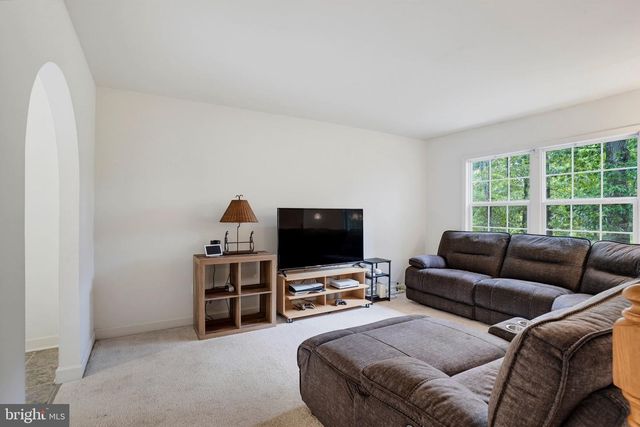 41012 OAKVILLE RD, Mechanicsville, MD 20659