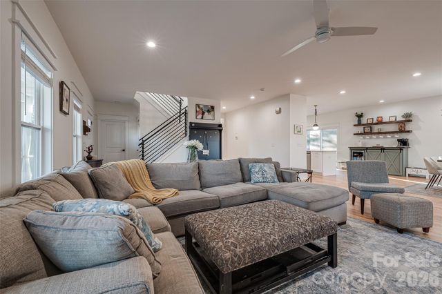 1516 Princess Place, Charlotte, NC 28208