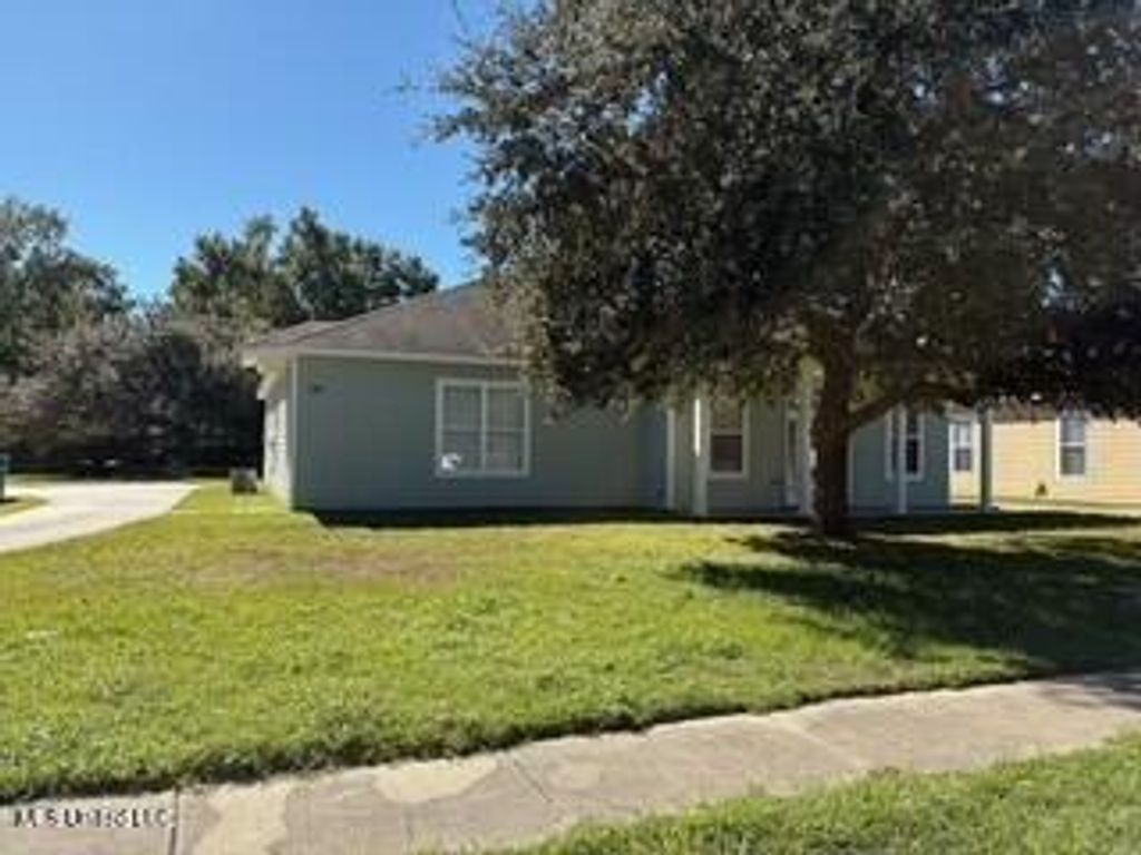 114 Earle Taylor Lane, Ocean Springs, MS 39564