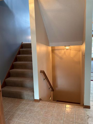 11527 Rio Vista Avenue, Leo, IN 46765