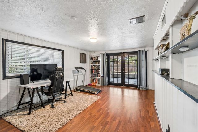 4437 W BAY AVENUE, Tampa, FL 33616