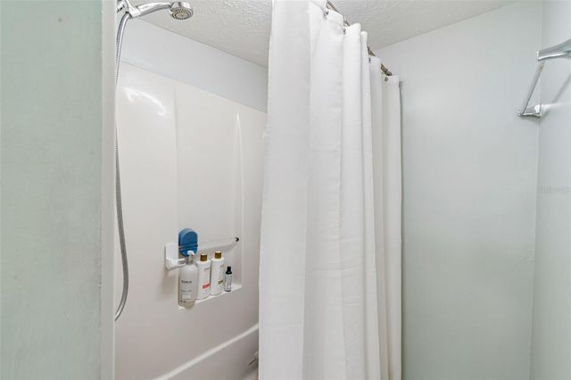 4437 W BAY AVENUE, Tampa, FL 33616