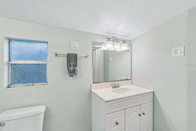 4437 W BAY AVENUE, Tampa, FL 33616