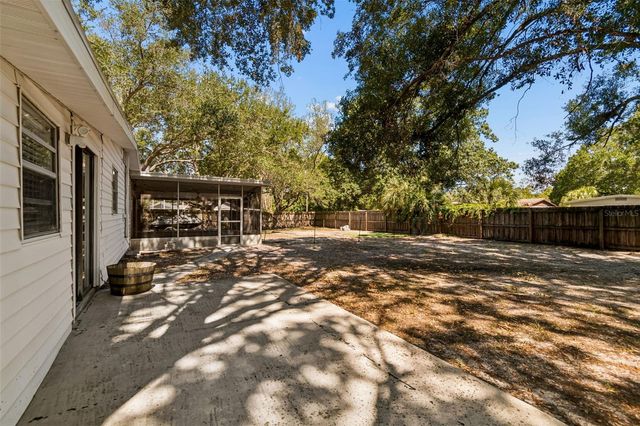 4437 W BAY AVENUE, Tampa, FL 33616