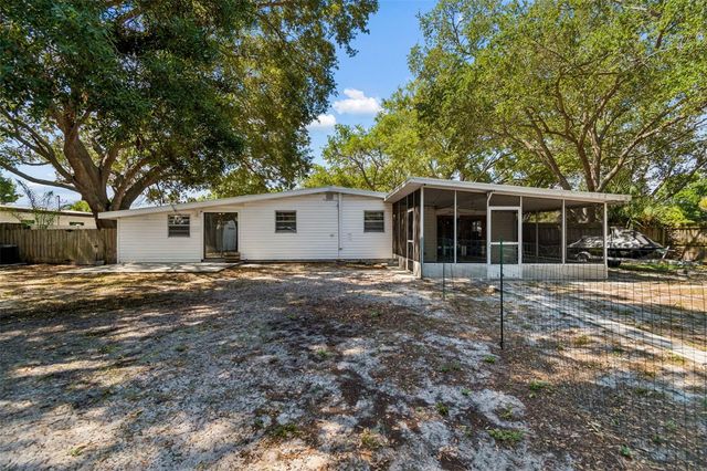 4437 W BAY AVENUE, Tampa, FL 33616