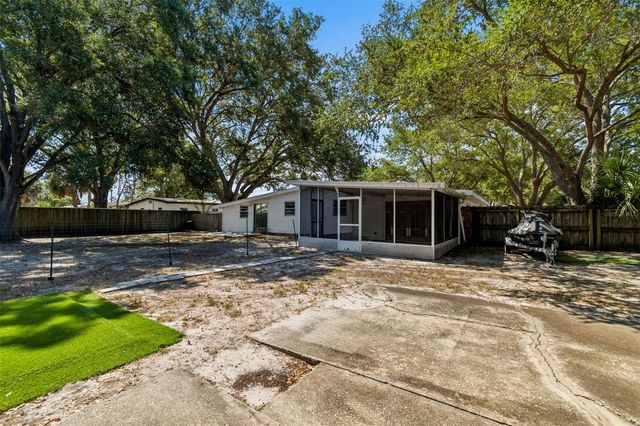 4437 W BAY AVENUE, Tampa, FL 33616