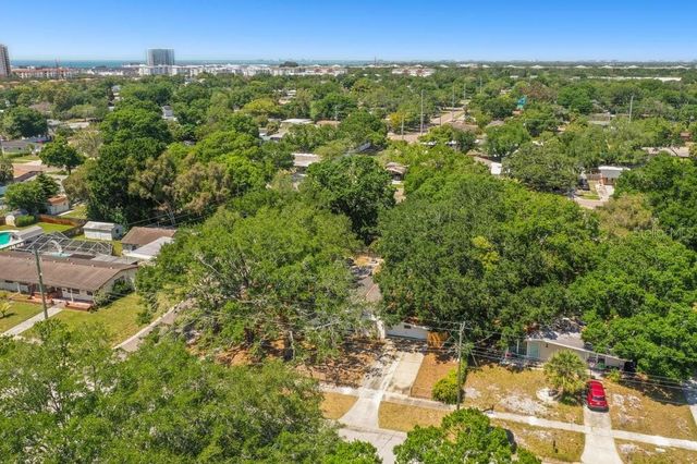 4437 W BAY AVENUE, Tampa, FL 33616
