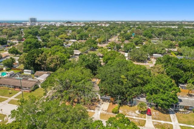 4437 W BAY AVENUE, Tampa, FL 33616