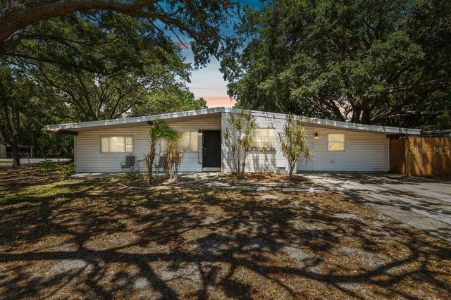 4437 W BAY AVENUE, Tampa, FL 33616