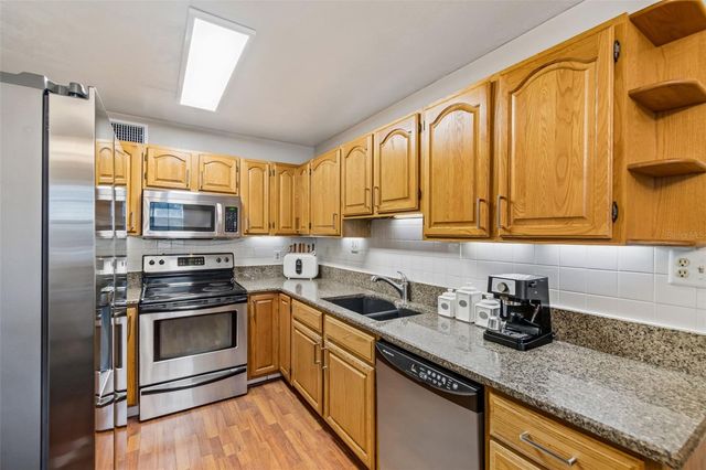 4437 W BAY AVENUE, Tampa, FL 33616