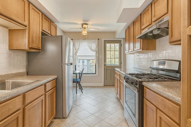 4807 N Harlem Avenue 3, Chicago, IL 60656