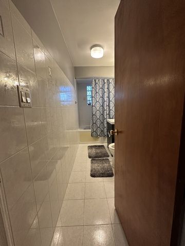 4807 N Harlem Avenue 3, Chicago, IL 60656