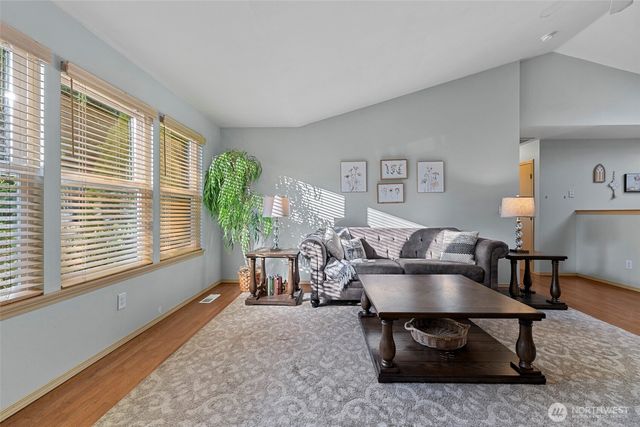 2300 Earl Court, Mount Vernon, WA 98273