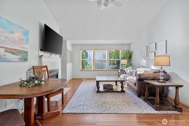 2300 Earl Court, Mount Vernon, WA 98273