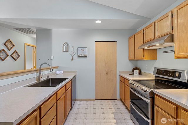 2300 Earl Court, Mount Vernon, WA 98273