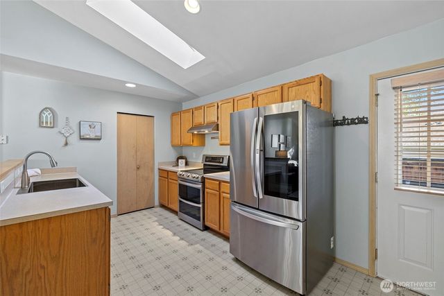 2300 Earl Court, Mount Vernon, WA 98273