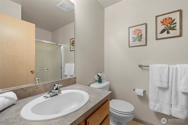 2300 Earl Court, Mount Vernon, WA 98273