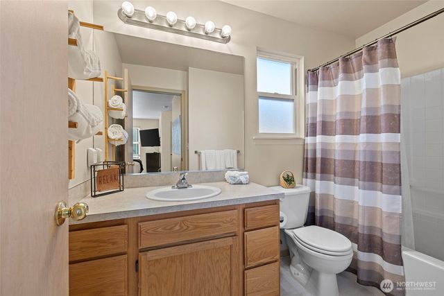 2300 Earl Court, Mount Vernon, WA 98273