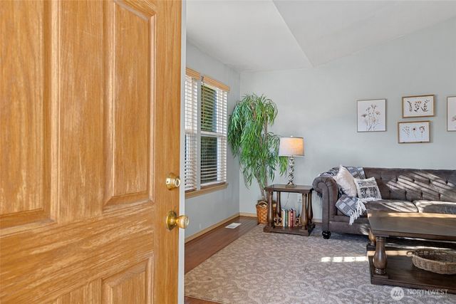 2300 Earl Court, Mount Vernon, WA 98273