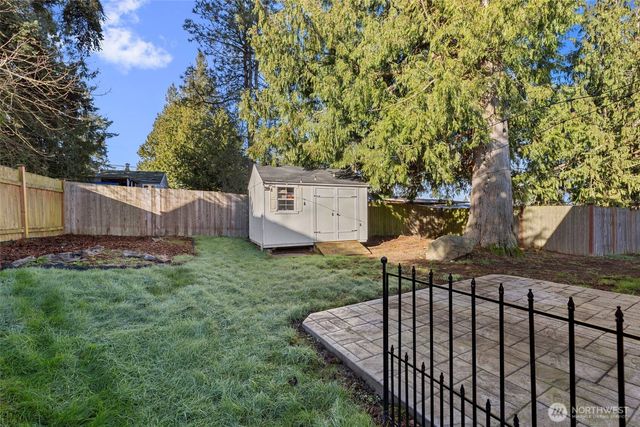 2300 Earl Court, Mount Vernon, WA 98273