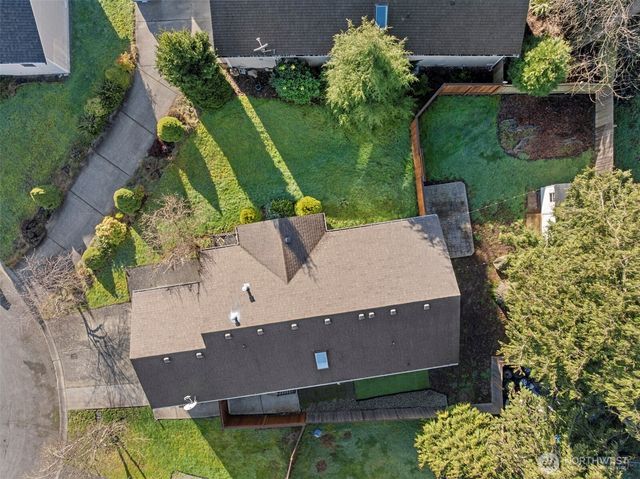 2300 Earl Court, Mount Vernon, WA 98273