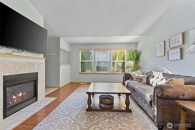 2300 Earl Court, Mount Vernon, WA 98273