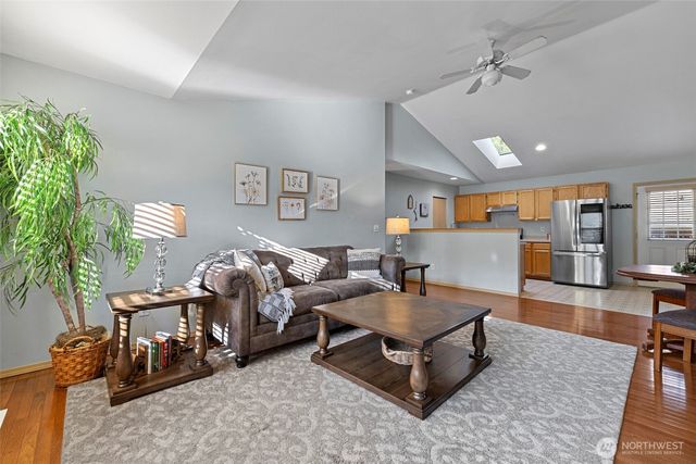 2300 Earl Court, Mount Vernon, WA 98273