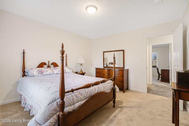 411 Wood Springs Rd, La Grange, KY 40031